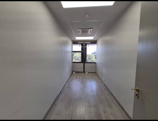 1,610M² OFFICE TO LET IN SANDTON CENTRAL